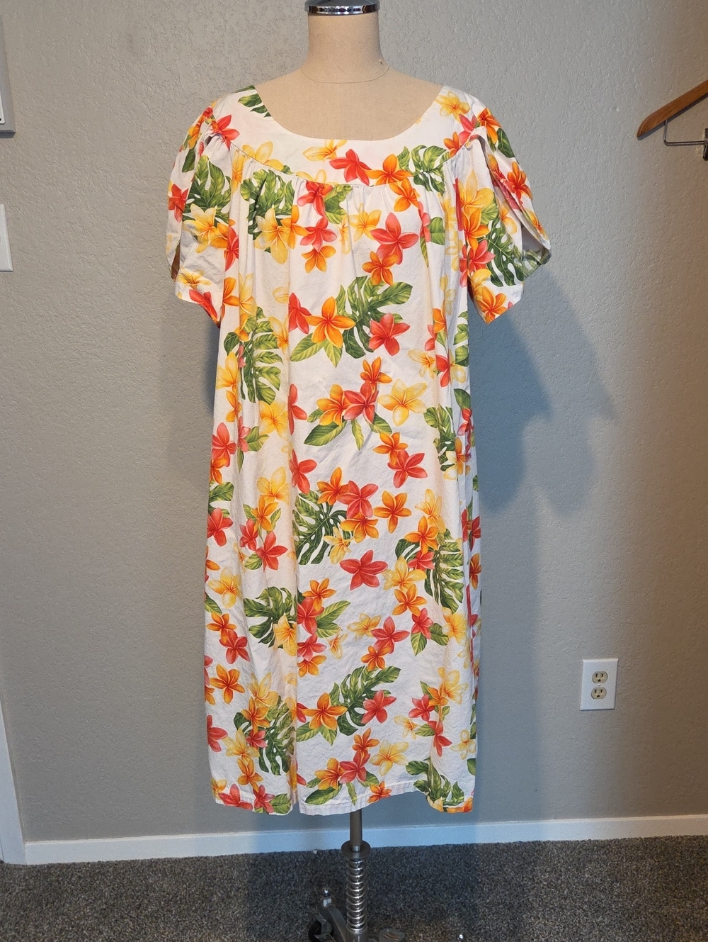 Vintage Puanani Hawaiian Dress with Tulip Sleeves